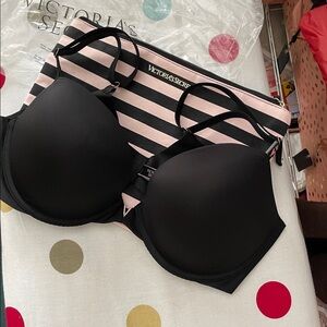 NWT Victoria's Secret Elegant Black Bra